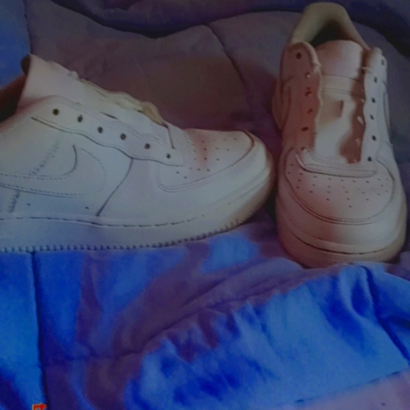 Air Force one's - Picture 1 of 1